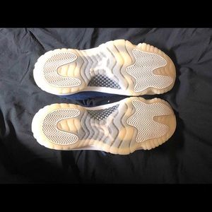 Jordan 11 low Jeter